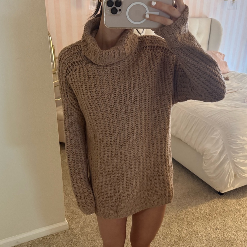 Abercrombie & Fitch Knitted Oversized Turtleneck Sweater - Picture 4 of 4